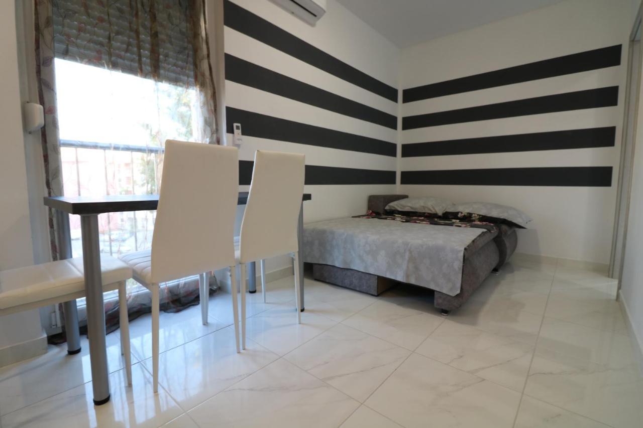 Appartement Sneky à Pula Extérieur photo